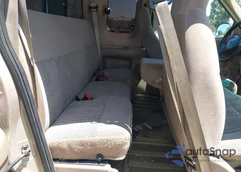 1997 Ford F-150 Lariat/Standard/Xl/Xlt z USA, uszkodzony, nr VIN 1FTDX17W6VKC39447